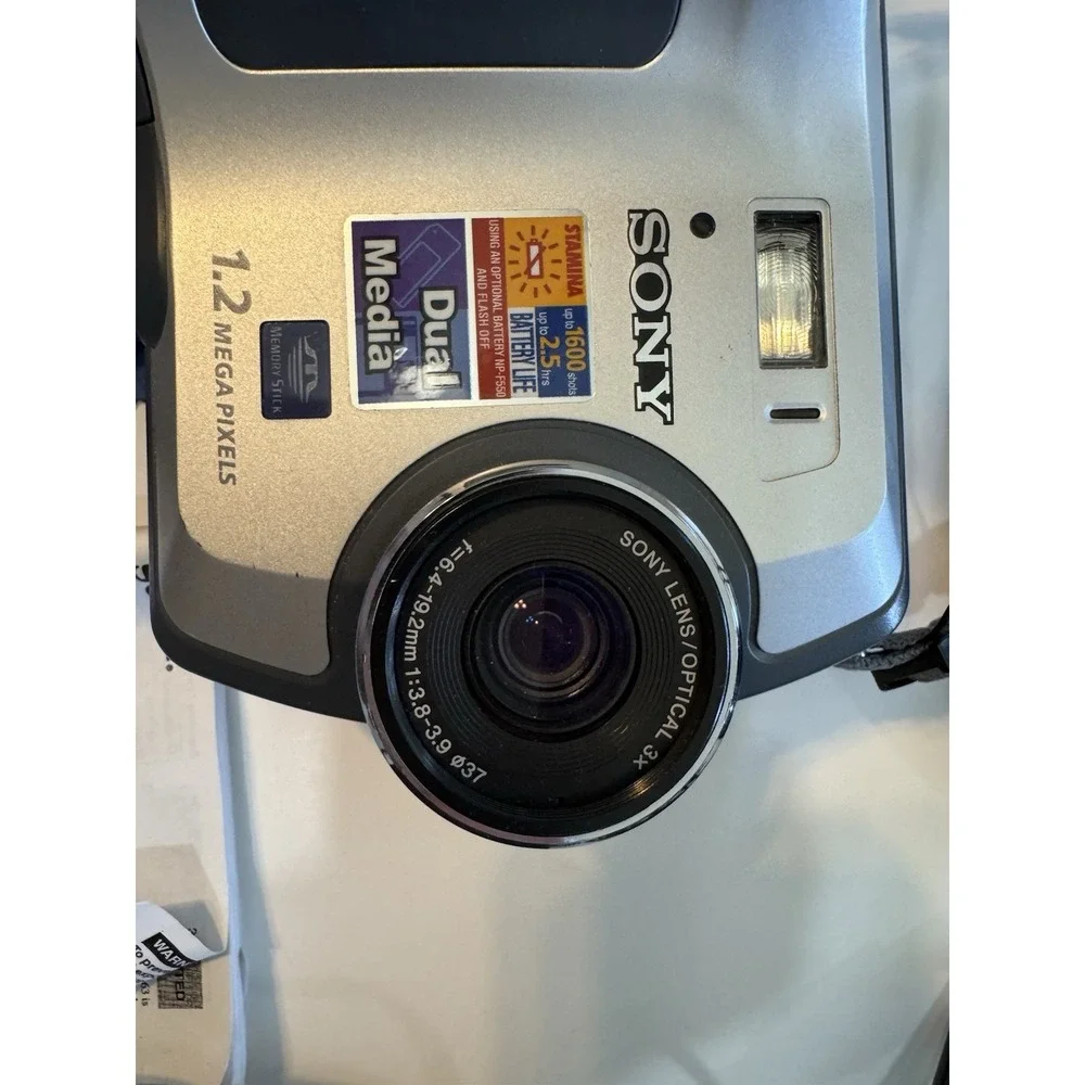 Sony Mavica MVC-FD100 Digital Camera With Charger Tested Work &‎ Carry Case